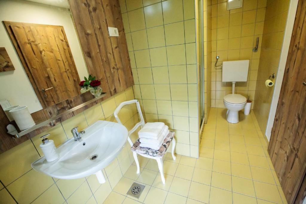 Hisa Poljana Rooms プレヴァリェ エクステリア 写真