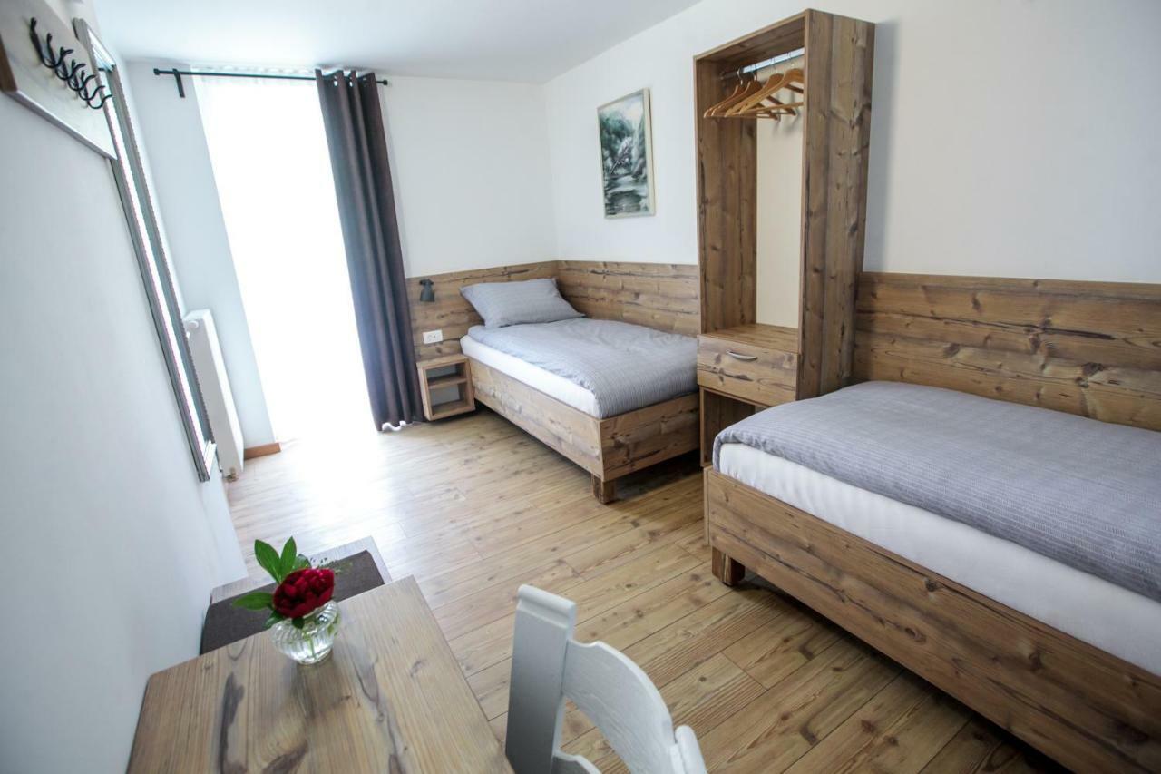 Hisa Poljana Rooms プレヴァリェ エクステリア 写真