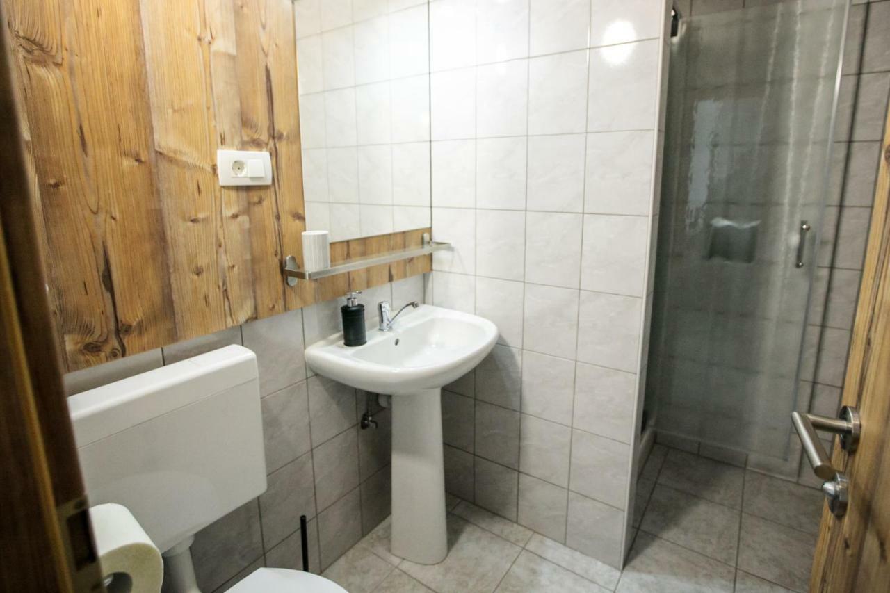 Hisa Poljana Rooms プレヴァリェ エクステリア 写真