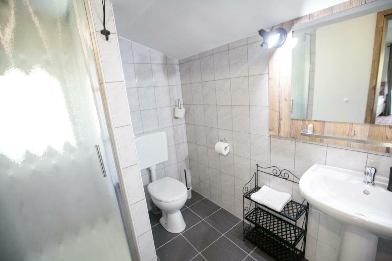 Hisa Poljana Rooms プレヴァリェ エクステリア 写真